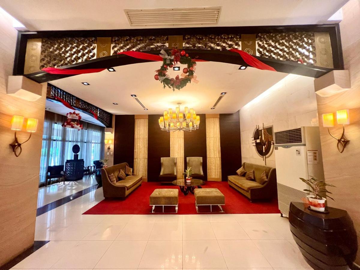 Fort Bonifacio Bgc Condo Taguig Kültér fotó