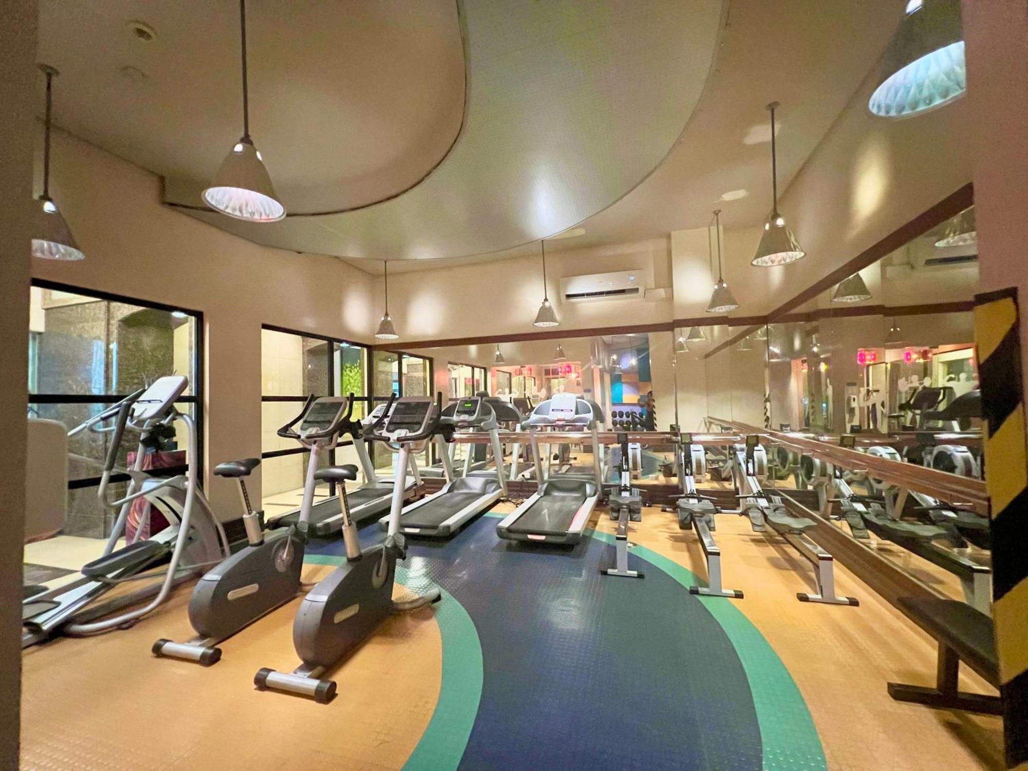 Fort Bonifacio Bgc Condo Taguig Kültér fotó